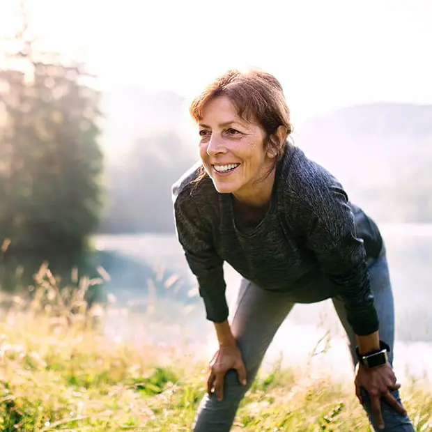 Frau nach dem Sport